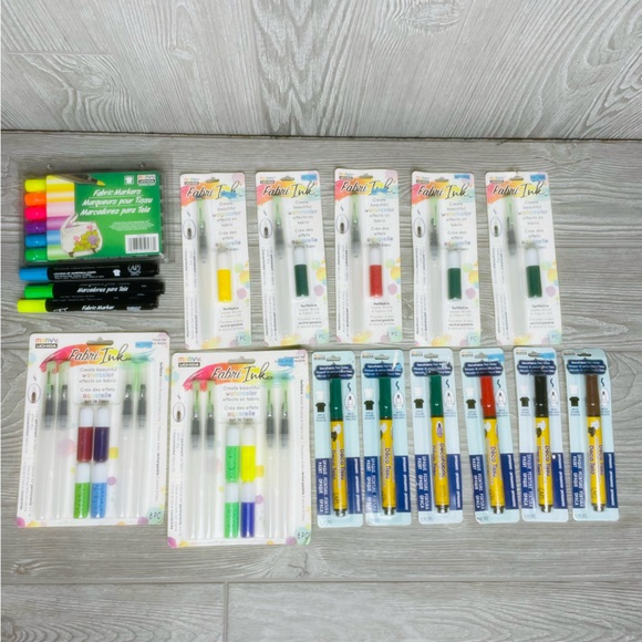 Nwt lot of Fabric paint and markers Uchida Watercolor fabri-ink fabric craft diy - Picture 2 of 10
